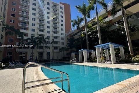 Condominio en alquiler en Aventura, Florida, 2 dormitorios, 99.41 m2 № 1947629 - foto 22
