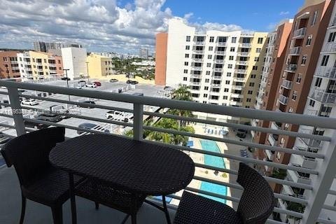 Condominio en alquiler en Aventura, Florida, 2 dormitorios, 99.41 m2 № 1947629 - foto 12