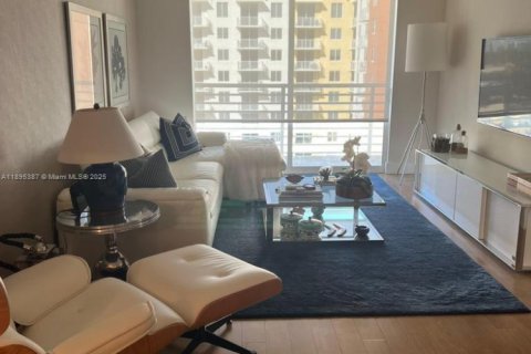 Condominio en alquiler en Aventura, Florida, 2 dormitorios, 99.41 m2 № 1947629 - foto 1