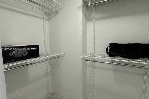 Condominio en alquiler en Aventura, Florida, 2 dormitorios, 99.41 m2 № 1947629 - foto 16