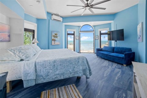Villa ou maison à vendre à Big Pine Key, Floride: 6 chambres, 281.4 m2 № 2080409 - photo 19