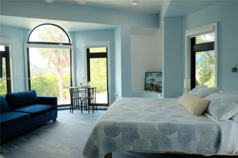 Villa ou maison à vendre à Big Pine Key, Floride: 6 chambres, 281.4 m2 № 2080409 - photo 25