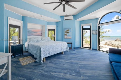 Villa ou maison à vendre à Big Pine Key, Floride: 6 chambres, 281.4 m2 № 2080409 - photo 18