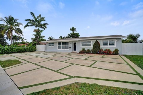 Villa ou maison à vendre à Miami, Floride: 3 chambres, 149.85 m2 № 1976312 - photo 4