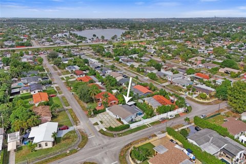 Villa ou maison à vendre à Miami, Floride: 3 chambres, 149.85 m2 № 1976312 - photo 8