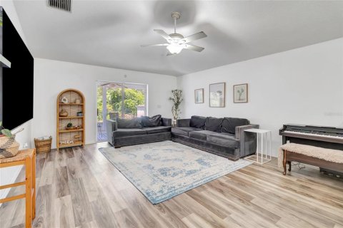 Villa ou maison à vendre à Leesburg, Floride: 3 chambres, 153.85 m2 № 2198324 - photo 15