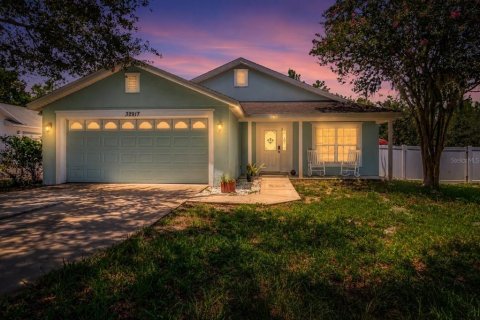 Villa ou maison à Leesburg, Floride 3 chambres, 153.85 m2 № 2198324