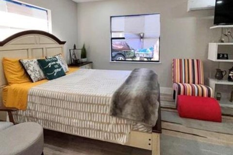 Villa ou maison à louer à Port St. Lucie, Floride: 1 chambre, 42.74 m2 № 2084037 - photo 2