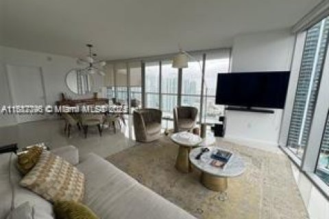 Condo in Miami, Florida, 2 bedrooms  № 2024886 - photo 12