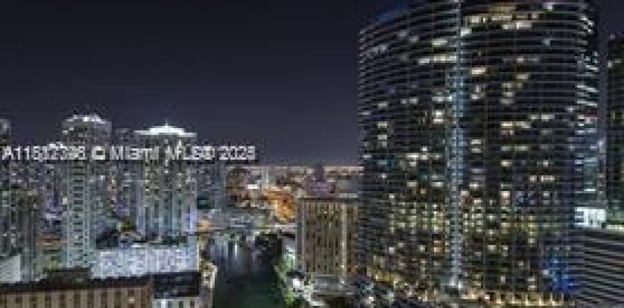 Condo in Miami, Florida, 2 bedrooms  № 2024886