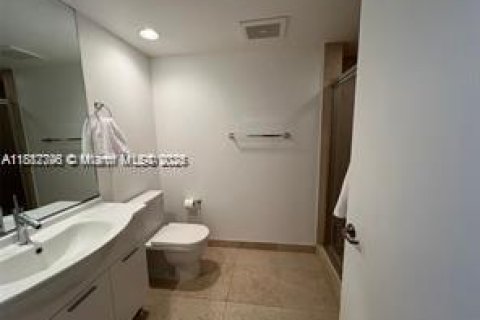 Condo in Miami, Florida, 2 bedrooms  № 2024886 - photo 17