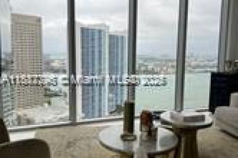 Condo in Miami, Florida, 2 bedrooms  № 2024886 - photo 9