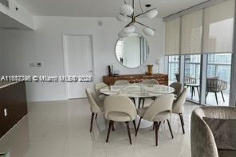 Condo in Miami, Florida, 2 bedrooms  № 2024886 - photo 6