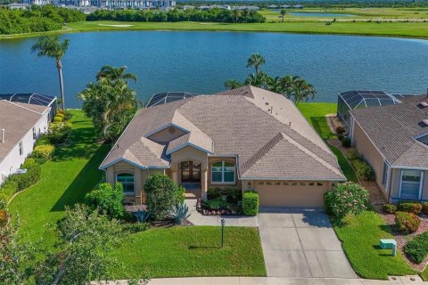 House in Bradenton, Florida 4 bedrooms, 218.41 sq.m. № 1801333 - photo 1