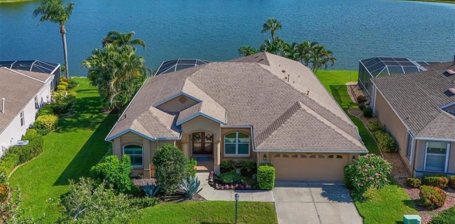 House in Bradenton, Florida 4 bedrooms, 218.41 sq.m. № 1801333