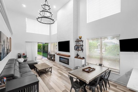 House in Boca Raton, Florida 4 bedrooms, 198.72 sq.m. № 2389847 - photo 5