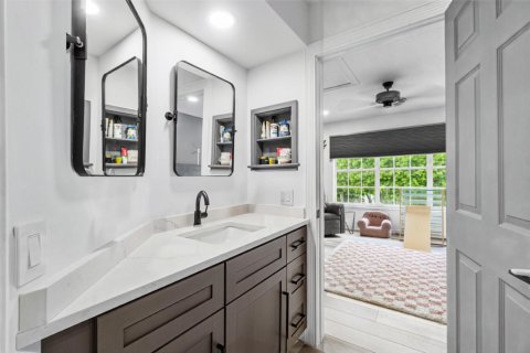 House in Boca Raton, Florida 4 bedrooms, 198.72 sq.m. № 2389847 - photo 28