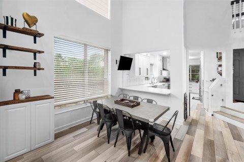 House in Boca Raton, Florida 4 bedrooms, 198.72 sq.m. № 2389847 - photo 9