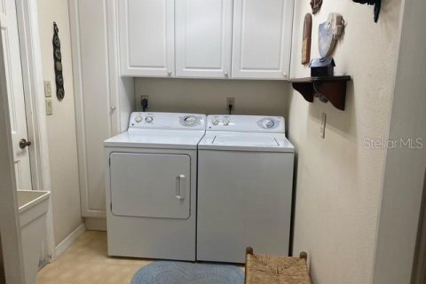 House in Ocala, Florida 3 bedrooms, 237.27 sq.m. № 2424331 - photo 25