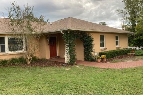 House in Ocala, Florida 3 bedrooms, 237.27 sq.m. № 2424331 - photo 2