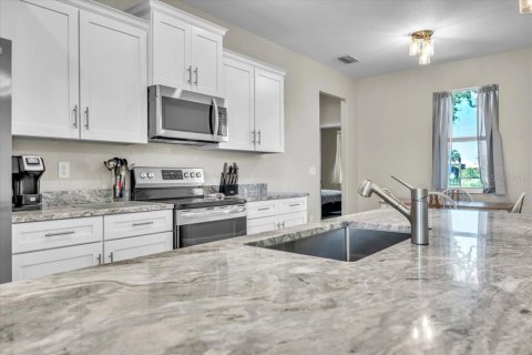 Villa ou maison à vendre à Punta Gorda, Floride: 3 chambres, 176.98 m2 № 2098094 - photo 10