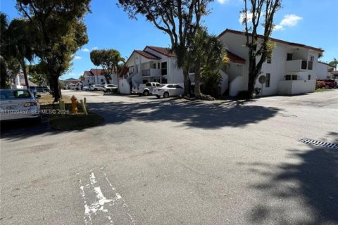 Copropriété à louer à Miami, Floride: 2 chambres, 70.61 m2 № 1997442 - photo 28