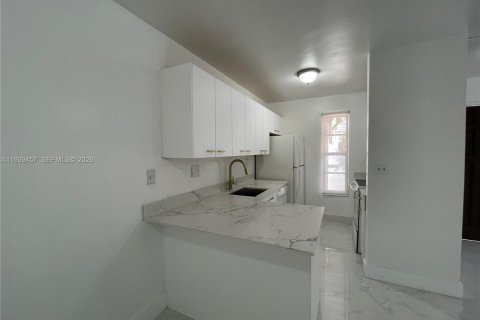 Condominio en Miami, Florida, 2 dormitorios  № 1997442