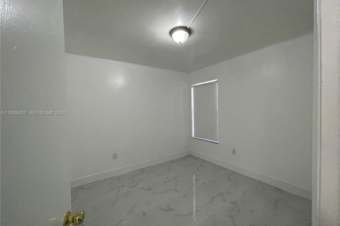 Condominio en alquiler en Miami, Florida, 2 dormitorios, 70.61 m2 № 1997442 - foto 8