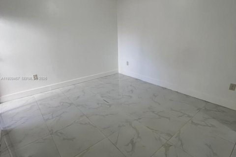 Copropriété à louer à Miami, Floride: 2 chambres, 70.61 m2 № 1997442 - photo 16