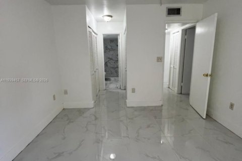 Copropriété à louer à Miami, Floride: 2 chambres, 70.61 m2 № 1997442 - photo 18