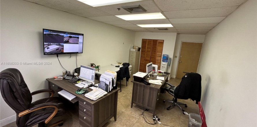 Bureau à Doral, Floride № 1230301