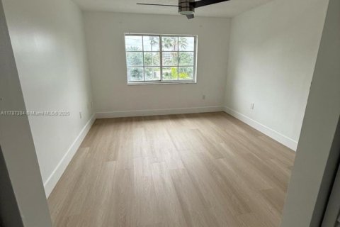 Снять в аренду кондоминиум в Дорал, Флорида 2 спальни, 89.19м2, № 1958855 - фото 3