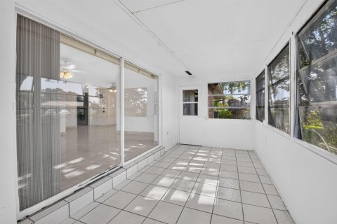 Villa ou maison à louer à Boca Raton, Floride: 2 chambres, 102.94 m2 № 2085640 - photo 22