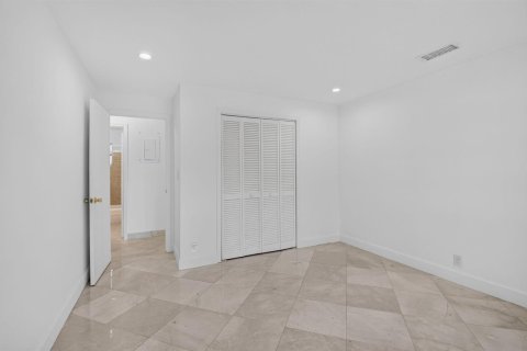 Villa ou maison à louer à Boca Raton, Floride: 2 chambres, 102.94 m2 № 2085640 - photo 19