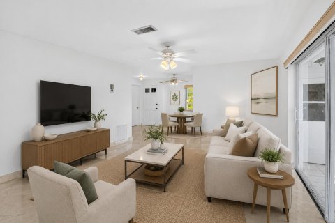 Villa ou maison à louer à Boca Raton, Floride: 2 chambres, 102.94 m2 № 2085640 - photo 3