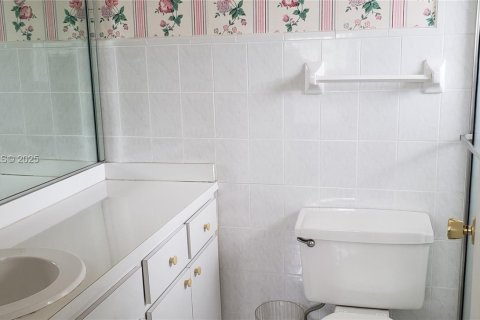 Condo in Hallandale Beach, Florida, 2 bedrooms  № 1994773 - photo 6