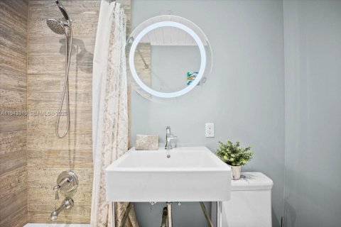 House in Fort Lauderdale, Florida 3 bedrooms, 131.92 sq.m. № 1999564 - photo 25