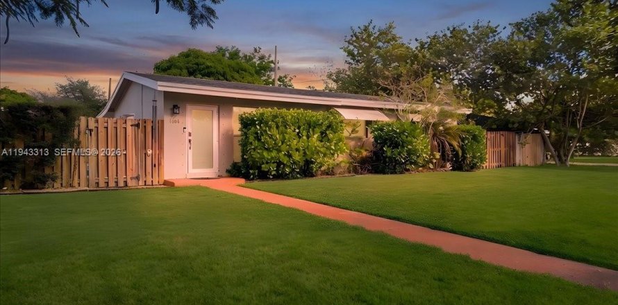 House in Fort Lauderdale, Florida 3 bedrooms, 131.92 sq.m. № 1999564