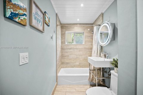 House in Fort Lauderdale, Florida 3 bedrooms, 131.92 sq.m. № 1999564 - photo 24