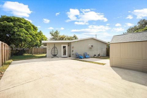 House in Fort Lauderdale, Florida 3 bedrooms, 131.92 sq.m. № 1999564 - photo 26