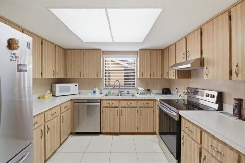Appartement à louer à Spring Hill, Floride: 2 chambres, 93.74 m2 № 2420531 - photo 6