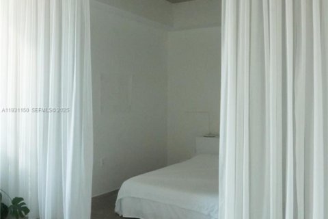 Condo in Miami, Florida, 1 bedroom  № 1991629 - photo 19
