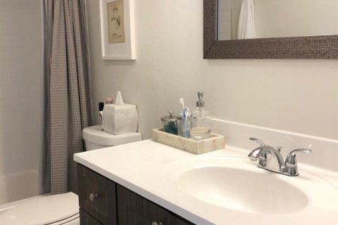 Condo in Hollywood, Florida, 2 bedrooms  № 2241397 - photo 6