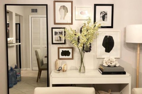 Condo in Hollywood, Florida, 2 bedrooms  № 2241397 - photo 3