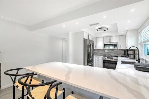 Снять в аренду кондоминиум в Лонгбоут-Ки, Флорида 2 комнаты, 127м2, № 2280095 - фото 9