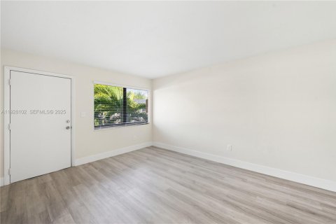 Appartement à louer à Hialeah, Floride: 1 chambre, 60.39 m2 № 1987519 - photo 4