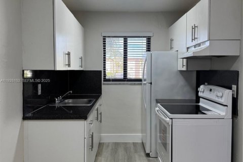 Appartement à louer à Hialeah, Floride: 1 chambre, 60.39 m2 № 1987519 - photo 16