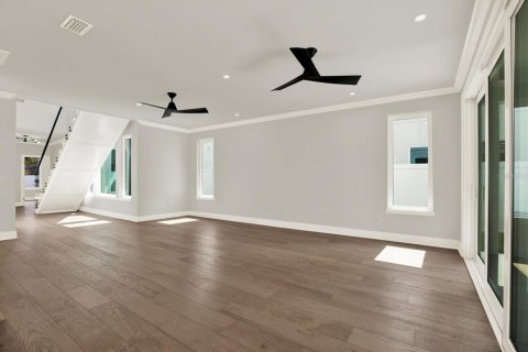 Casa en venta en Tampa, Florida, 4 dormitorios, 299.42 m2 № 1761515 - foto 10