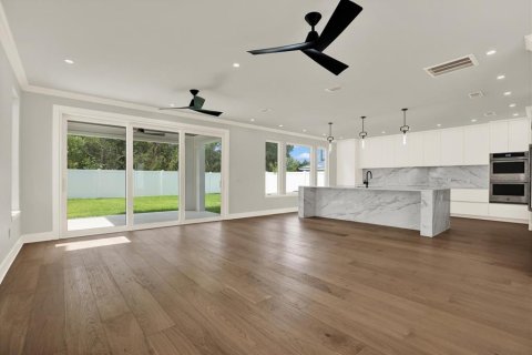 Casa en venta en Tampa, Florida, 4 dormitorios, 299.42 m2 № 1761515 - foto 4
