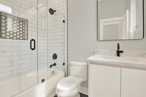Casa en venta en Tampa, Florida, 4 dormitorios, 299.42 m2 № 1761515 - foto 28